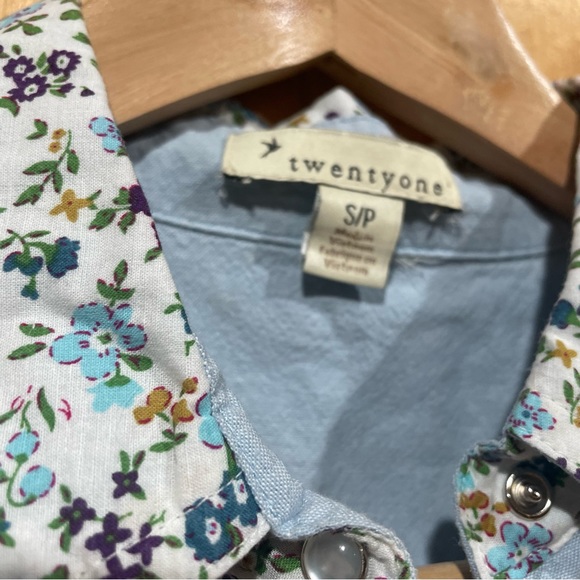 Floral Western Shirt - Picture 5 of 5